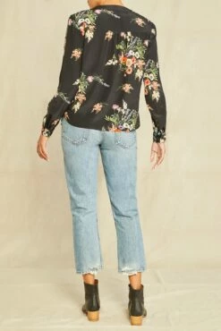 Kaya Silk Blouse - Treviso Floral -AMOUR VERT Sales 8509 Kaya Treviso Print 0797 web b9b6dd11 7d7d 40b1 898e 211cd0a43c06