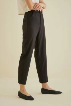Dava Silk Noil Pants - Navy - ReAmour 15 Dava Silk Noil Pants - Navy - ReAmour -AMOUR VERT Sales 9434 Dava Black 0942 web a7d0106c d273 4e51 8540 1fbde817bf41