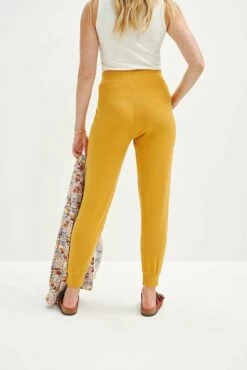 Skylar Dream Rib Joggers - Chai -AMOUR VERT Sales 9687 Skylar Dream Rib Chai 1113 web 078679bd f54d 4f17 a2bc 7c913feb24c2