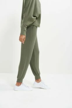 Skylar Dream Rib Joggers - Vetiver -AMOUR VERT Sales 9687 Skylar Dream Rib Vetiver 0797 Web f5dfc3ab 6652 4d09 9d11 b50fd6c6f0d2