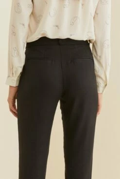 Oralie Pants - ReAmour -AMOUR VERT Sales Oralie Black 1553 web f02248c0 3fba 4516 8365 4218a125c18c