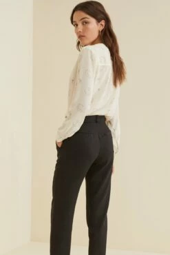 Oralie Pants - ReAmour -AMOUR VERT Sales Oralie Black 1558 web fe92d7bd fe6c 4d15 bb78 d5ae4c6ad2df