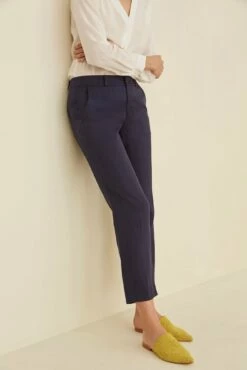 Oralie Pants - ReAmour -AMOUR VERT Sales Oralie Navy 5068 web 194b6e2c 4054 49c2 af89 0e4bad0ee36c