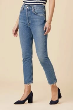 AGOLDE Riley High Rise Straight Crop Jean - Collective -AMOUR VERT Sales Riley Collective 2 fc976d5d 0353 48e6 8f13 6c75ab156156